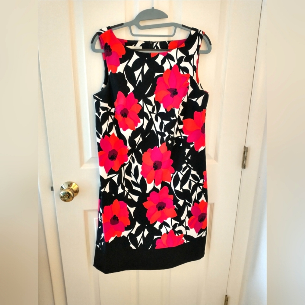 Beautiful red floral dress. Size 10